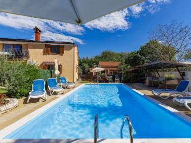 Wohnung mit Grill, Terrasse und Garten
