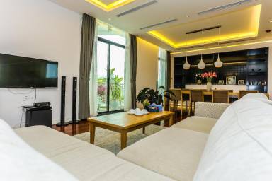 260 m² Apartment