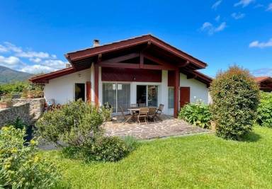 Gîte avec barbecue, terrasse et jardin
