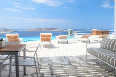 Alojamiento con terraza, jardín y piscina | Vistas al mar
