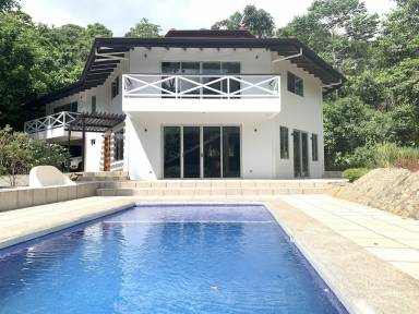 House Yard Platanillo
