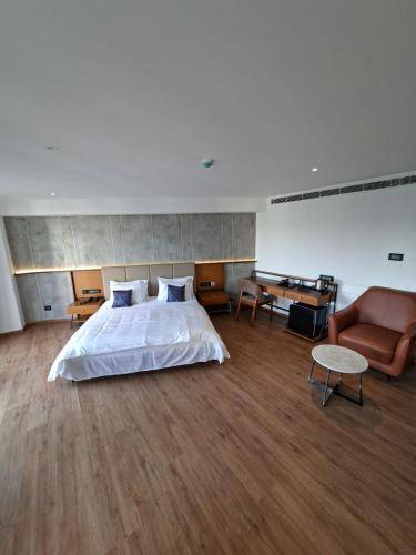 Nestlay Suites by TC One