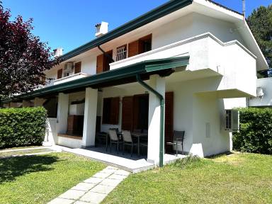 Familienorientierte Villa mit Garten, Pool und Terrasse | Gartenblick | Hunde erlaubt
