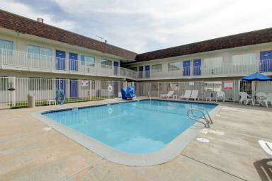 Motel  Stapleton