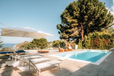 Villa mit Garten und privatem Pool | Wasserblick