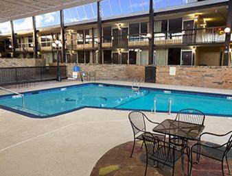 Days Inn by Wyndham Henryetta — photo 4