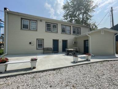 Apartment Yard Terre Haute