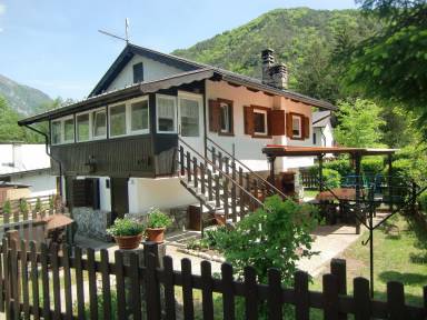 CASA INDIPENDENTE CON GIARDINO PRIVATO RECINTATO