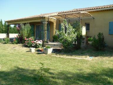 Ferienhaus mit eingezäuntem Garten für 2 Gäste mit Hund in L'Isle-sur-la-Sorgue, Provence-Alpes-Côte d'Azur