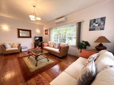 Casa Lower Carlton
