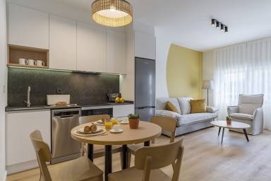 Exquisito apartamento vacacional apropiado para familias con piscina, jardín y terraza | Cerca de la playa