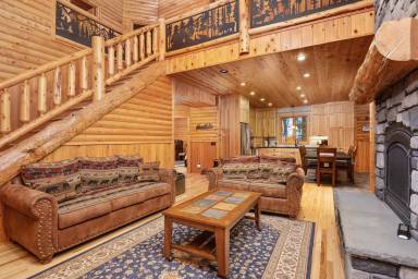 House Mount Hood
