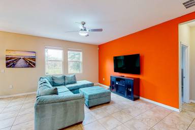 Airbnb  Davenport