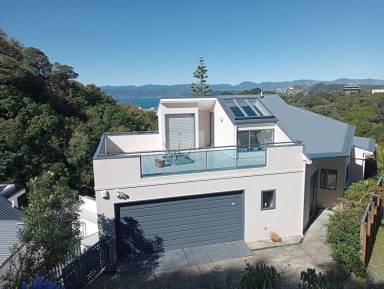 210 m² House