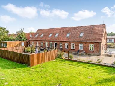 Wohnung mit Sauna, Grill und Pool
