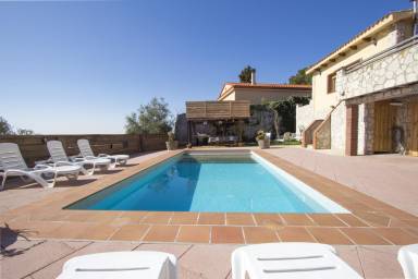 300 m² Villa
