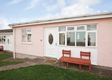 Bungalow with 2 rooms for 3 persons