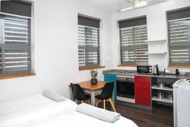 Apartment Kitchen Hoog-En-Droog