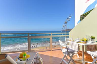 Flat with terrace | Close to the beach