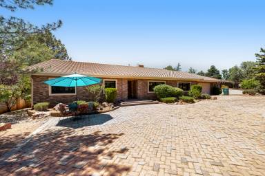 255 m² House