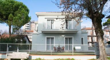 Apartment mit Pool