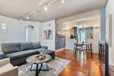 Apartment  Oak Lawn