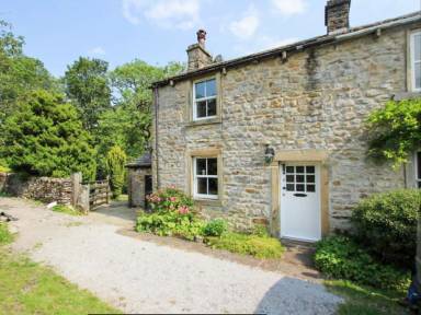 Cottage Kettlewell with Starbotton