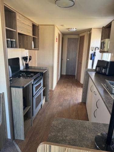 Chalet with yard & patio | Pet-friendly — photo 2