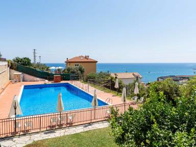 Appartamento con piscina | Vista sul mare | Accanto alla spiaggia