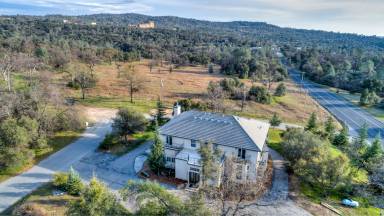 Airbnb  Oakhurst
