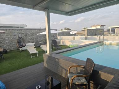 Voll ausgestattetes charmantes Ferienhaus mit privatem Pool, Terrasse und Grill | Panoramablick | Haustiere erlaubt