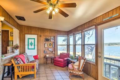 House Lake Buchanan