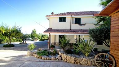Apartment mit Pool, Grill und Garten | Hunde erlaubt