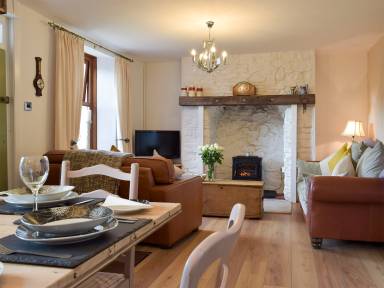 Cottage with garden | River view
