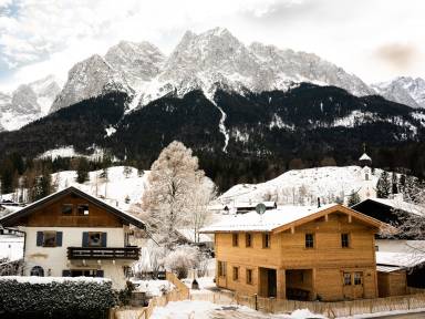 Die deutschen Alpen in einer Ferienwohnung nahe der Zugspitze genießen - HomeToGo
