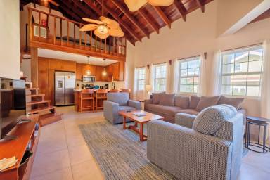 167 m² Condo