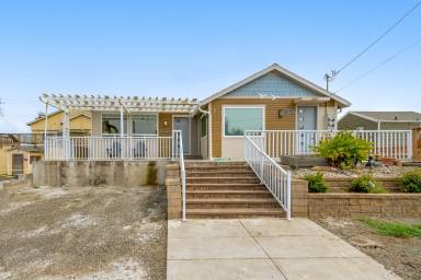 House Balcony/Patio Lincoln City