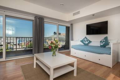139 m² Condo