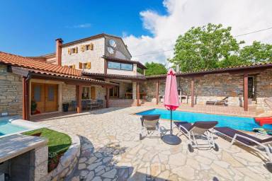 House  Općina Tinjan