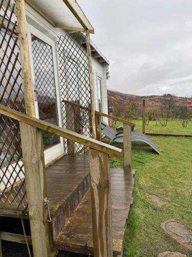 Lodge with jacuzzi & yard | Pets are welcome in Arrochar