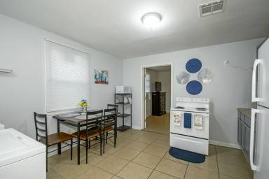 Condo Holly Grove