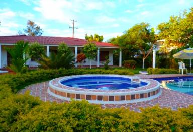 House Pool Granja El Hachon