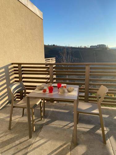 Holiday apartment with yard, terrace & pool — photo 4
