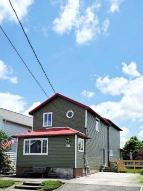 House  Thomas