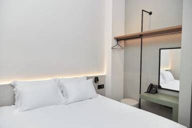 Aparthotel con piscina | Vistas a la ciudad