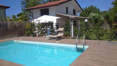 House with garden & pool