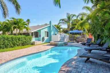 Cottage Kitchen Madeira Beach