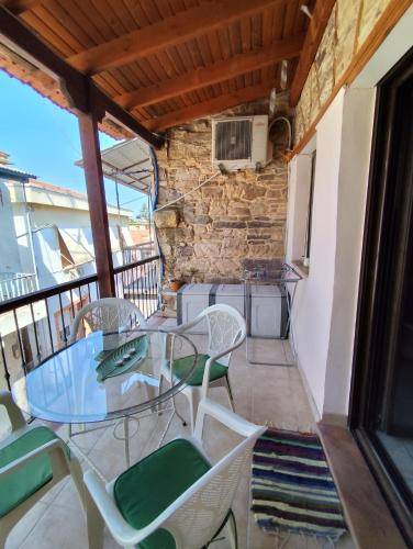 Apartma Παραλία Καρφάς
