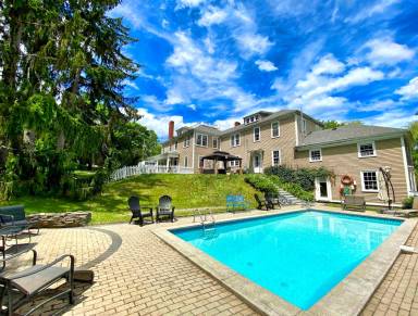 House Ellsworth