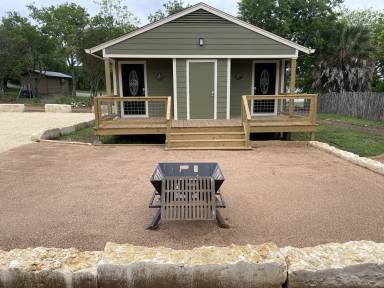 Lodge  Bandera